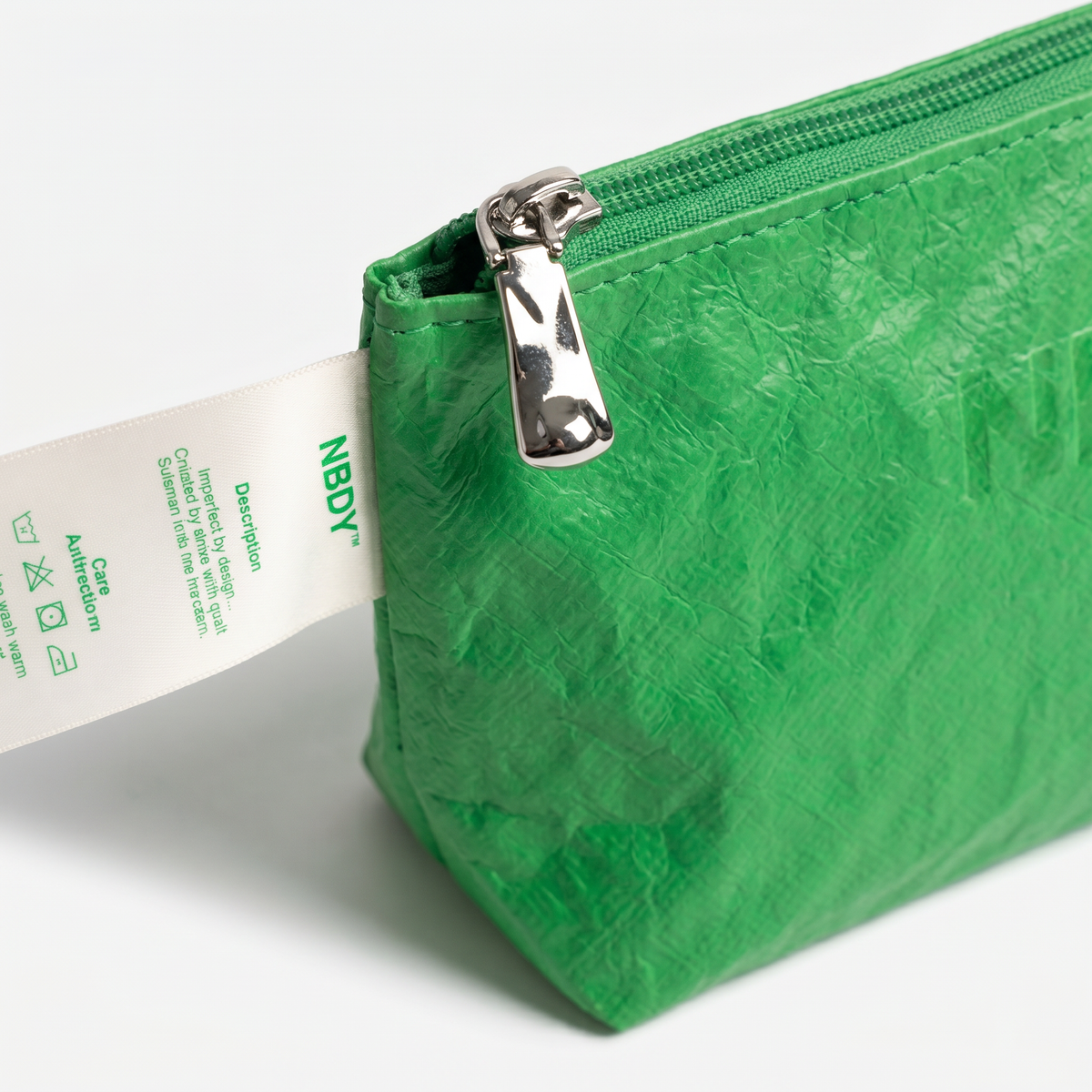 nbdy-essentials-pouch packshot 2