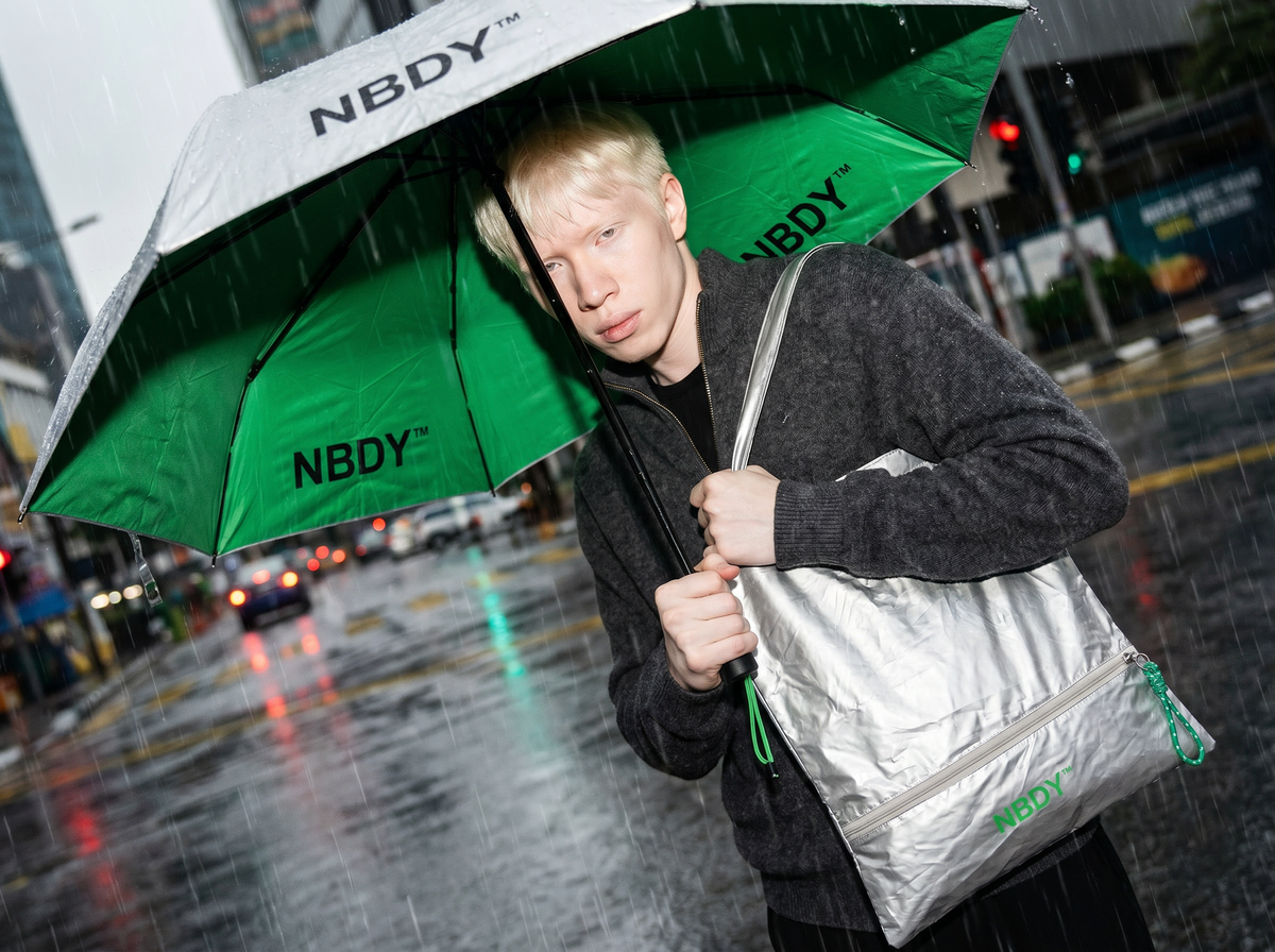 nbdy-2-in-1-umbrella-tote lifestyle 2