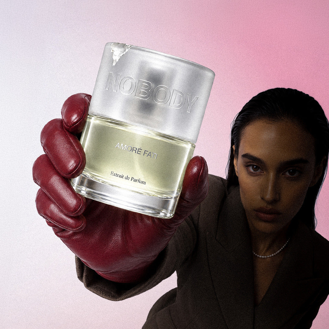 Model holding Amore Fati