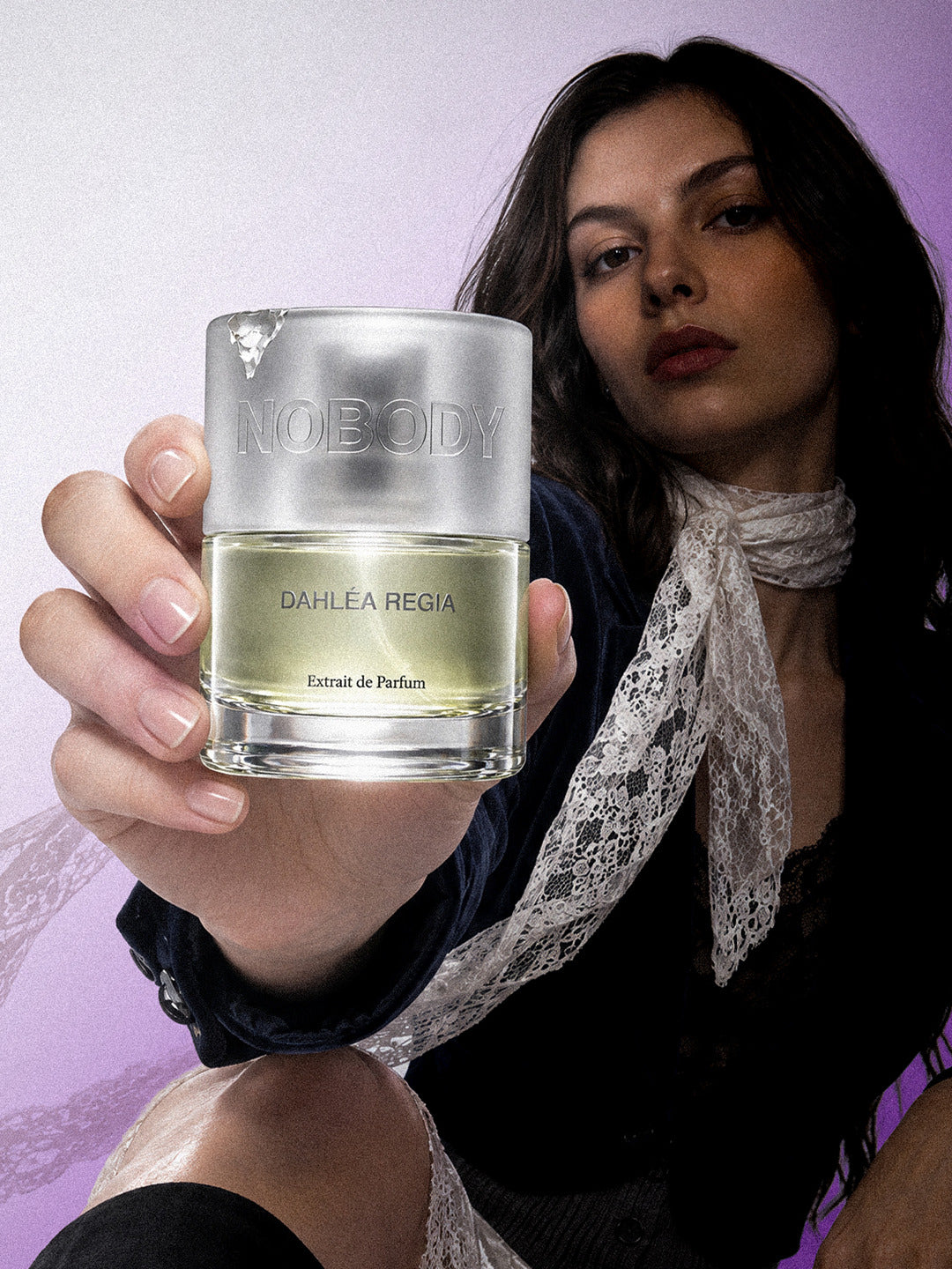 Model holding Dahlea Regia